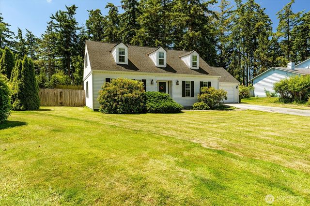 1565 SW Putnam Drive, Oak Harbor, WA 98277