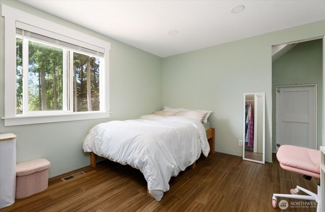 1565 SW Putnam Drive, Oak Harbor, WA 98277