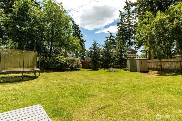 1565 SW Putnam Drive, Oak Harbor, WA 98277