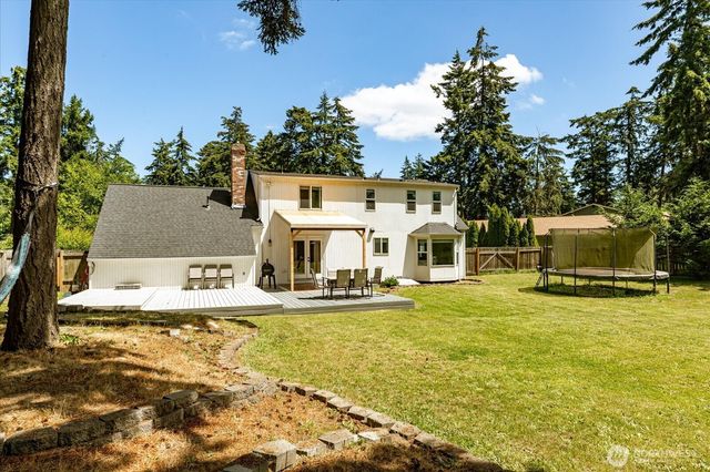 1565 SW Putnam Drive, Oak Harbor, WA 98277