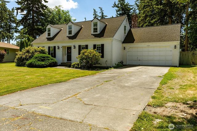 1565 SW Putnam Drive, Oak Harbor, WA 98277