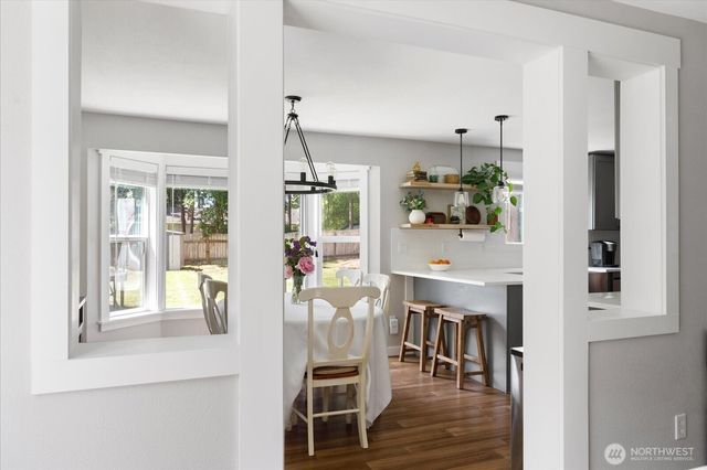 1565 SW Putnam Drive, Oak Harbor, WA 98277