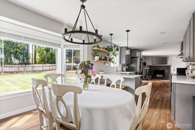 1565 SW Putnam Drive, Oak Harbor, WA 98277
