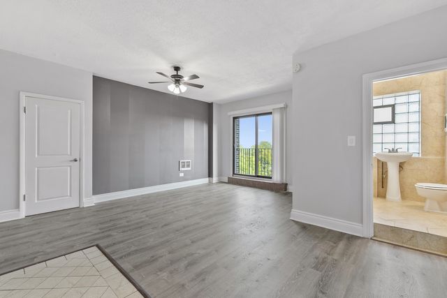 4520 N CLARENDON Avenue 502, Chicago, IL 60640