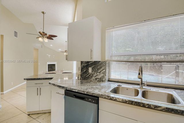4433 NW 67th Ave, Coral Springs, FL 33067