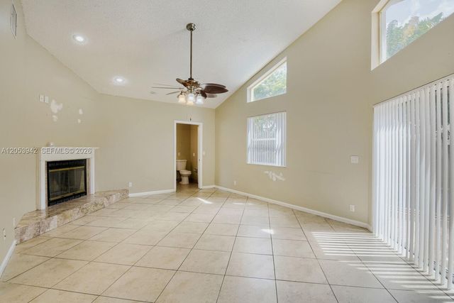 4433 NW 67th Ave, Coral Springs, FL 33067