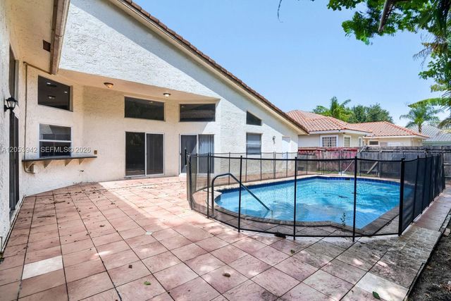 4433 NW 67th Ave, Coral Springs, FL 33067