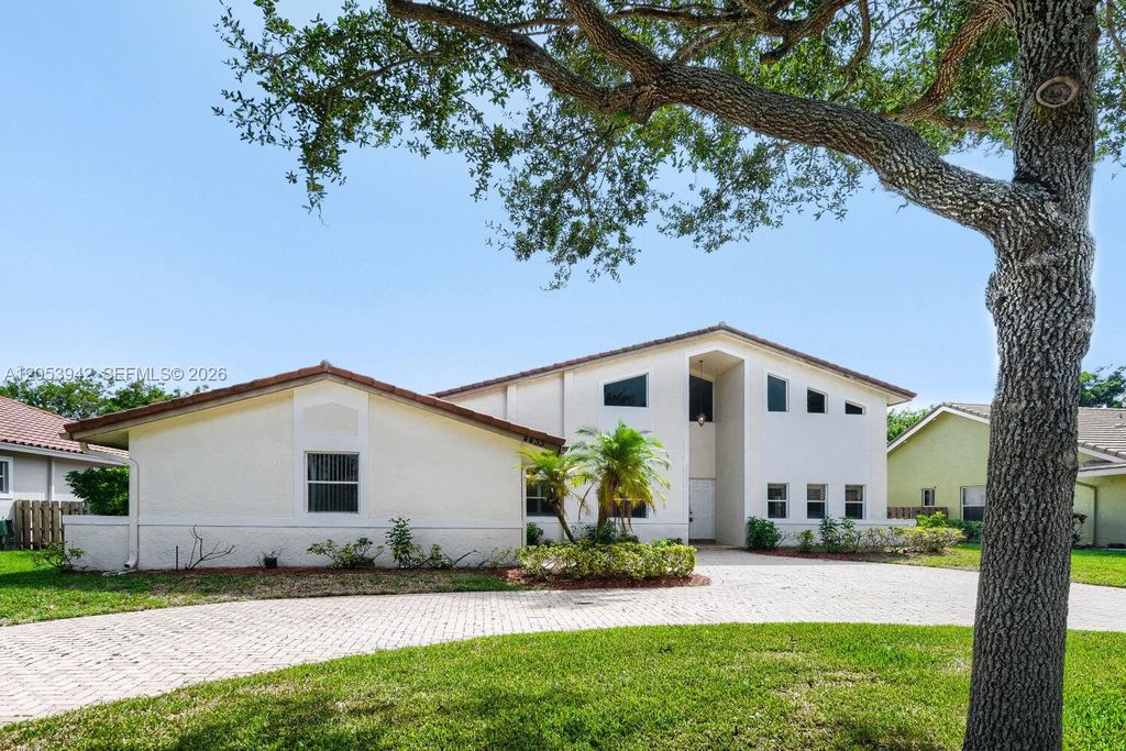 4433 NW 67th Ave, Coral Springs, FL 33067