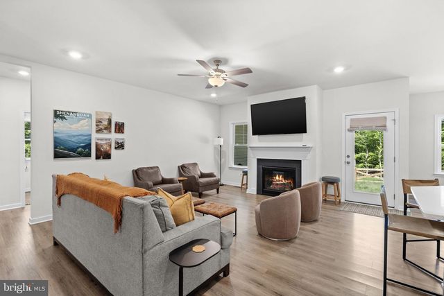 90 HOLLY CT, Mineral, VA 23117