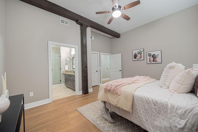 909 Gustavus Lane, B, Columbus, OH 43205