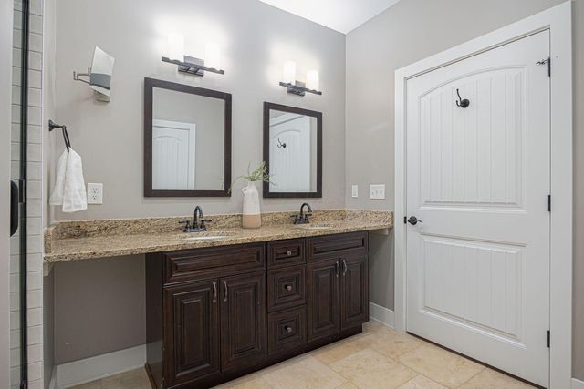 909 Gustavus Lane, B, Columbus, OH 43205