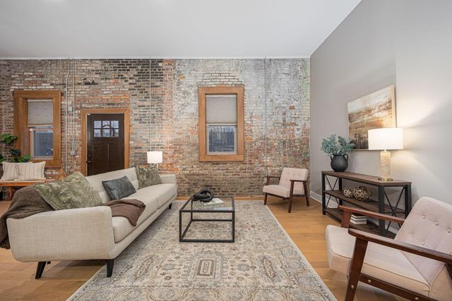 909 Gustavus Lane, B, Columbus, OH 43205