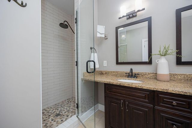 909 Gustavus Lane, B, Columbus, OH 43205