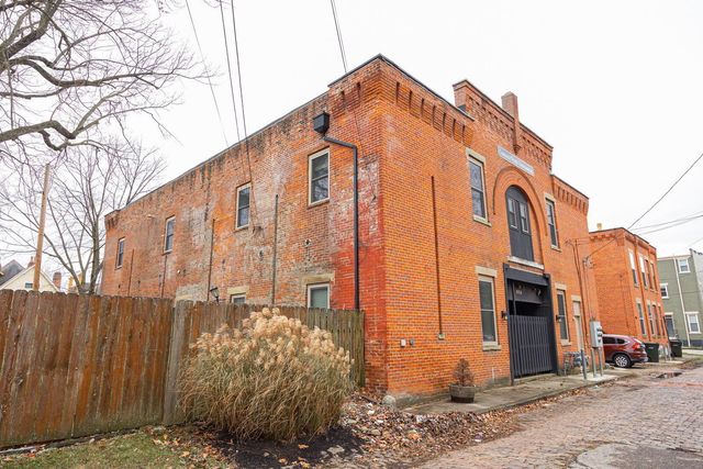 909 Gustavus Lane, B, Columbus, OH 43205