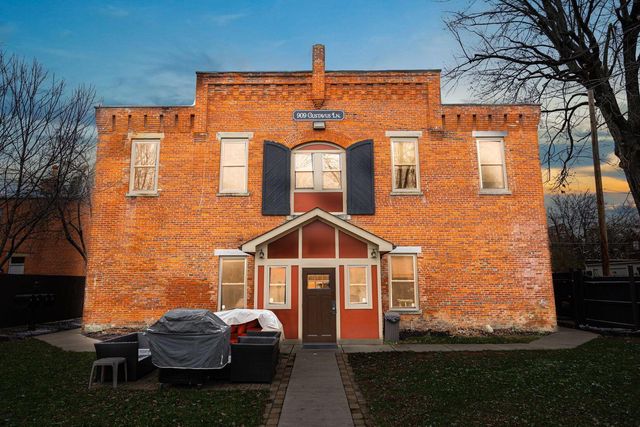 909 Gustavus Lane, B, Columbus, OH 43205