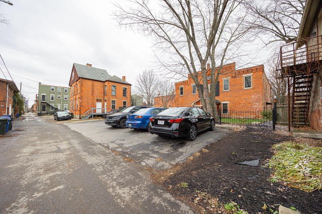 909 Gustavus Lane, B, Columbus, OH 43205