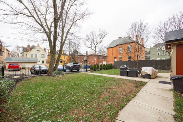 909 Gustavus Lane, B, Columbus, OH 43205