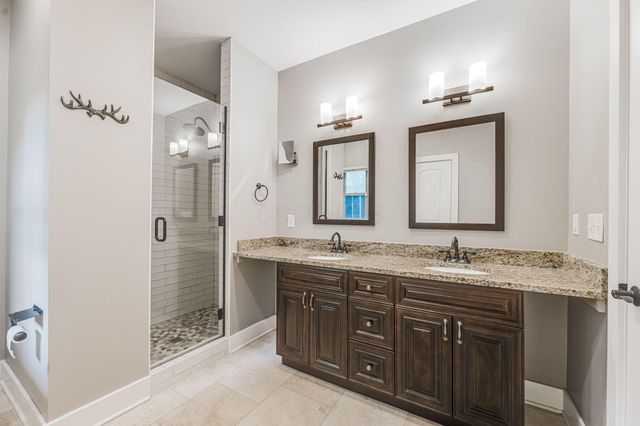 909 Gustavus Lane, B, Columbus, OH 43205