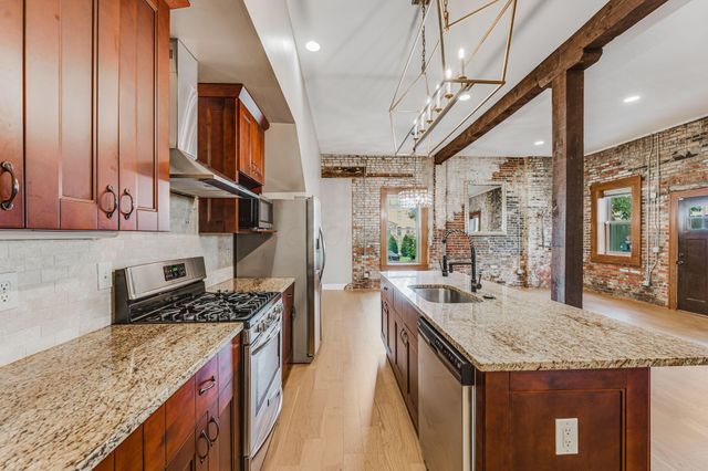909 Gustavus Lane, B, Columbus, OH 43205