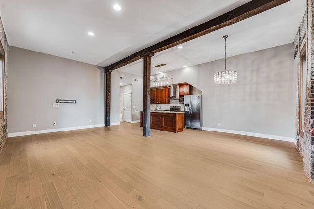 909 Gustavus Lane, B, Columbus, OH 43205