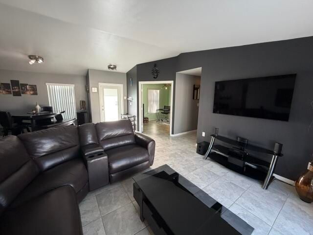 924 CUMBERLAND Terrace, Davie, FL 33325