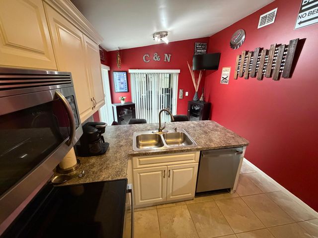 924 CUMBERLAND Terrace, Davie, FL 33325