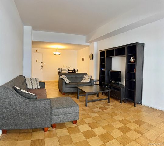 61-20 Grand Central Parkway C 1502, Forest Hills, NY 11375