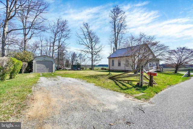 5241 ANDERSON RD, Stewartstown, PA 17363