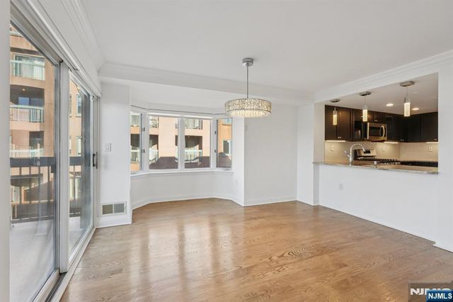 316 Thornton Court T316, Edgewater, NJ 07020