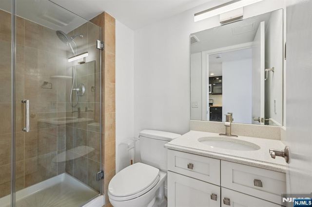 316 Thornton Court T316, Edgewater, NJ 07020