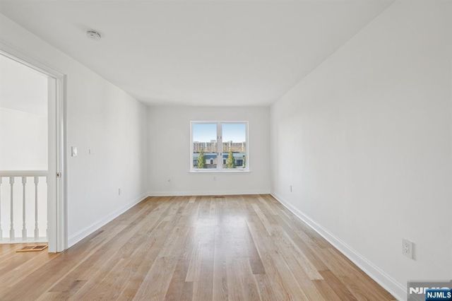 316 Thornton Court T316, Edgewater, NJ 07020
