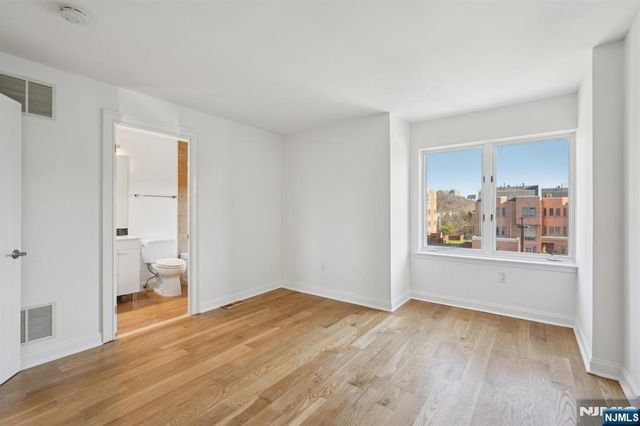 316 Thornton Court T316, Edgewater, NJ 07020
