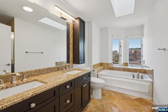 316 Thornton Court T316, Edgewater, NJ 07020