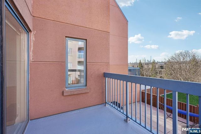 316 Thornton Court T316, Edgewater, NJ 07020