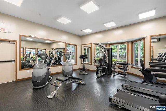 316 Thornton Court T316, Edgewater, NJ 07020
