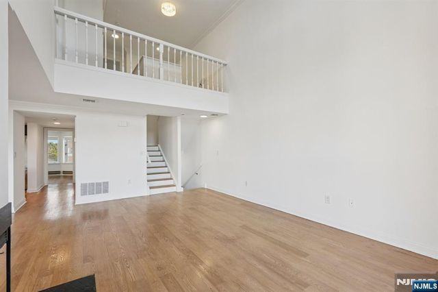 316 Thornton Court T316, Edgewater, NJ 07020