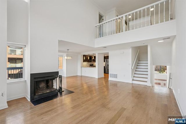 316 Thornton Court T316, Edgewater, NJ 07020