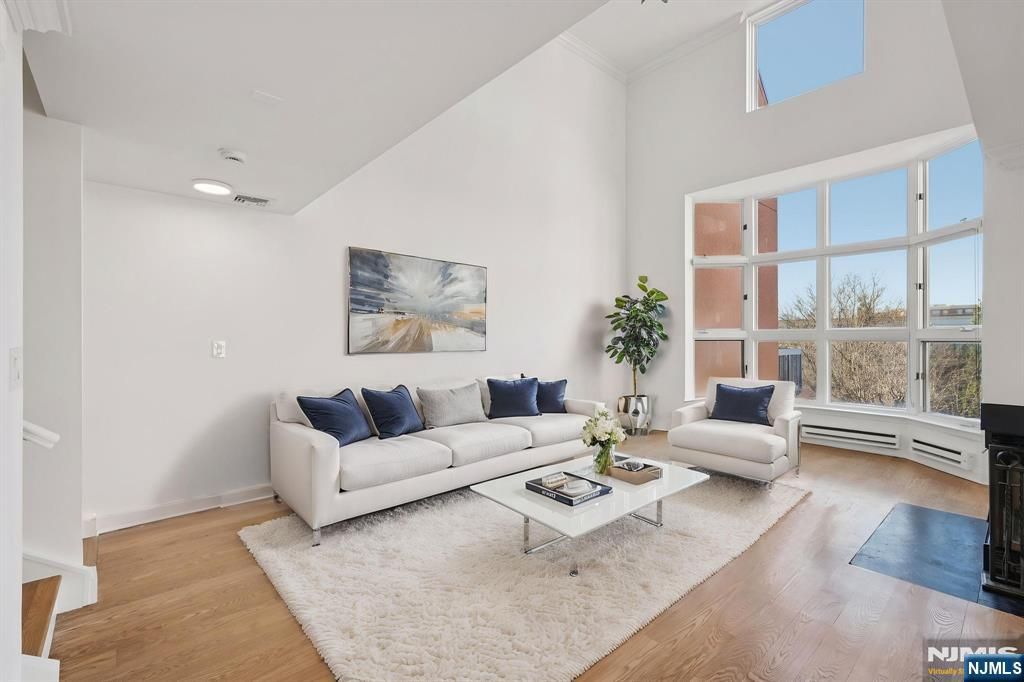 316 Thornton Court T316, Edgewater, NJ 07020