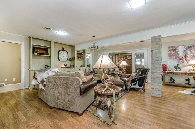 2229 Charles Street, Pampa, TX 79065