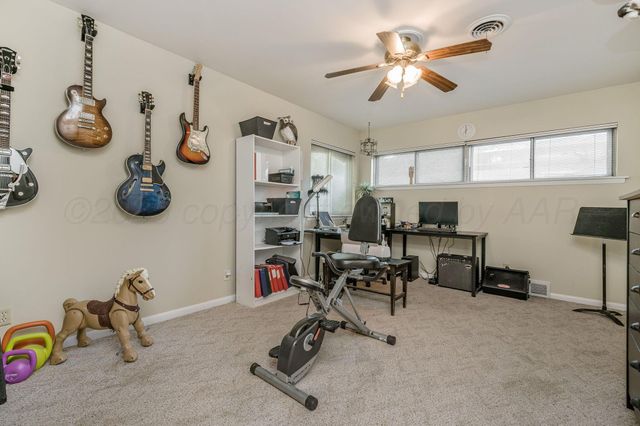 2229 Charles Street, Pampa, TX 79065