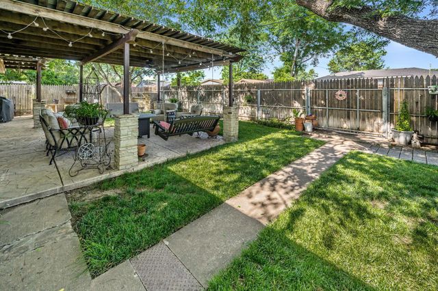 2229 Charles Street, Pampa, TX 79065