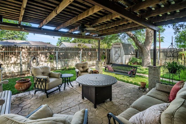 2229 Charles Street, Pampa, TX 79065