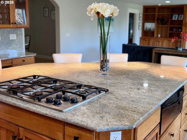 8145 Sw 57TH Ave, Portland, OR 97219