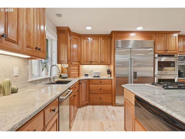 8145 Sw 57TH Ave, Portland, OR 97219