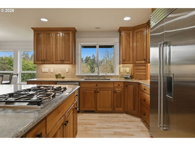 8145 Sw 57TH Ave, Portland, OR 97219