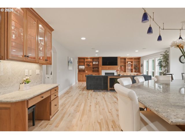 8145 Sw 57TH Ave, Portland, OR 97219