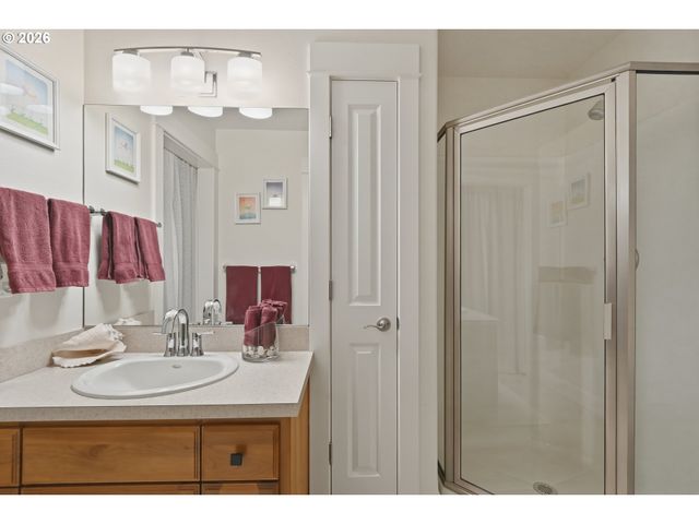 8145 Sw 57TH Ave, Portland, OR 97219