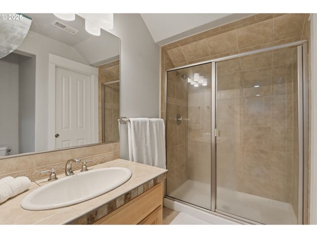 8145 Sw 57TH Ave, Portland, OR 97219