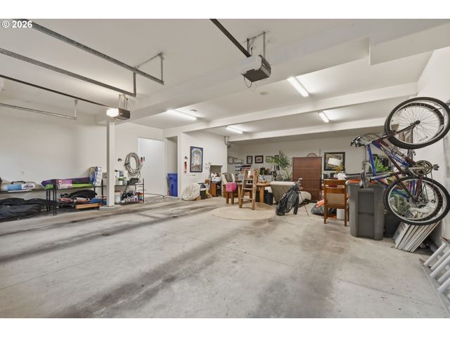 8145 Sw 57TH Ave, Portland, OR 97219