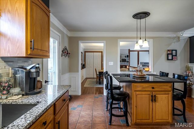 1400 Redwood Dr, St Clair, MO 63077